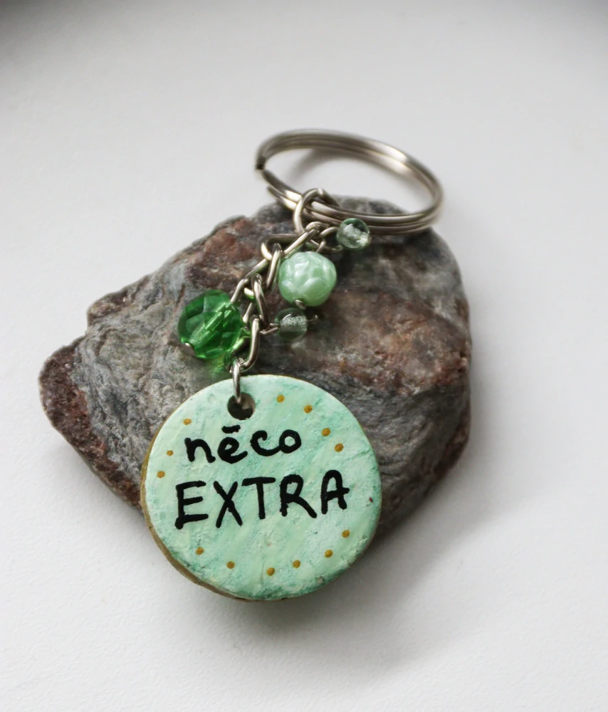 Klíčenka s přívěškem "něco extra"