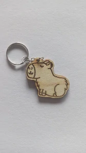 Dřevěná klíčenka s lamou