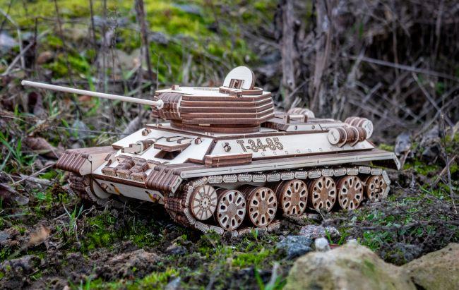 Dřevěný model - Tank T 34 - 85